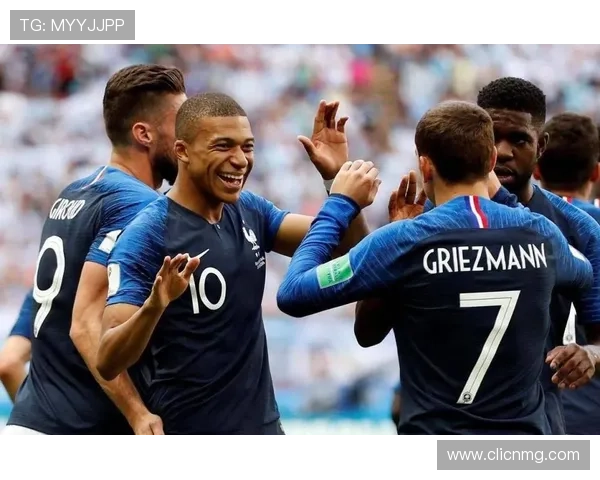 黑人足球明星同样拥有帅气风采展现魅力与实力的完美结合